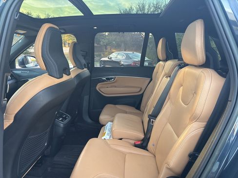 Used 2023 Volvo XC90 B6 Ultimate w/ Protection Package Premier image 18