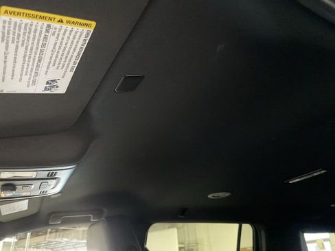 Used 2024 Chevrolet Suburban LT image 22