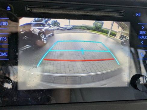 Used 2015 Toyota Sienna XLE FWD image 10