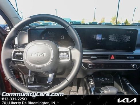 Certified 2025 Kia Sorento S w/ Panoramic Sunroof Package image 10