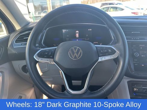 Used 2022 Volkswagen Tiguan SE w/ Panoramic Sunroof Package image 20