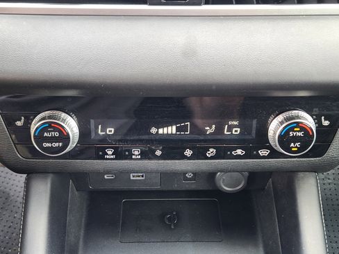 Used 2022 Mitsubishi Outlander SE image 14