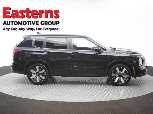 Used 2025 Mitsubishi Outlander SE AWD/4WD image 46
