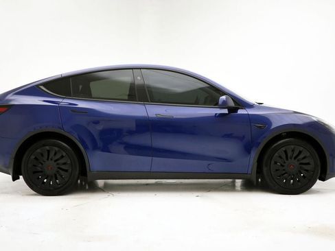 Used 2024 Tesla Model Y Long Range image 3