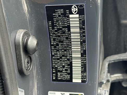 Certified 2025 Toyota Corolla LE image 27