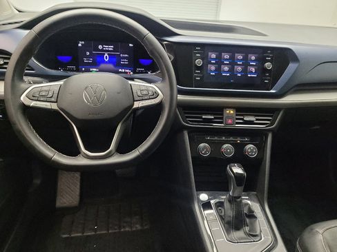 Used 2023 Volkswagen Taos SE w/ Panoramic Sunroof Package FWD image 22