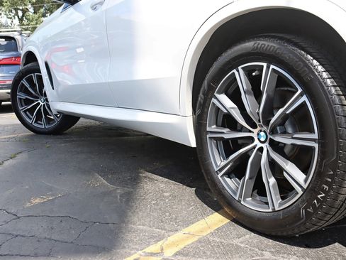 Used 2019 BMW X5 xDrive40i w/ M Sport Package AWD/4WD image 14