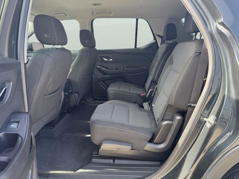 Used 2020 Chevrolet Traverse LT image 11