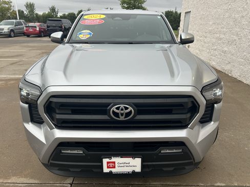 Used 2024 Toyota Tacoma SR5 AWD/4WD image 2