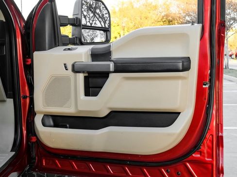 Used 2017 Ford F250 XLT w/ XLT Value Package image 44