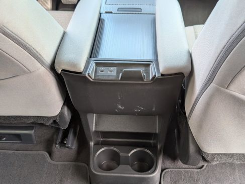 Used 2025 Toyota Sienna LE image 8