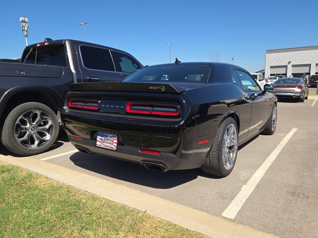 Used 2018 Dodge Challenger SRT Hellcat RWD image 3