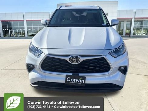 Certified 2023 Toyota Highlander XLE image 39