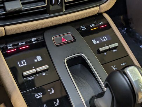 Certified 2026 Porsche Macan AWD/4WD image 37