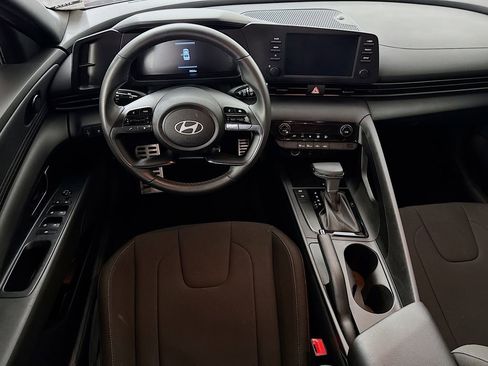 Certified 2025 Hyundai Elantra Sport w/ Cargo Package image 21