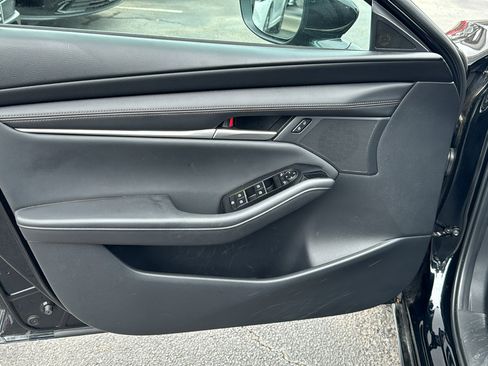 Certified 2025 MAZDA MAZDA3 s Sport image 11
