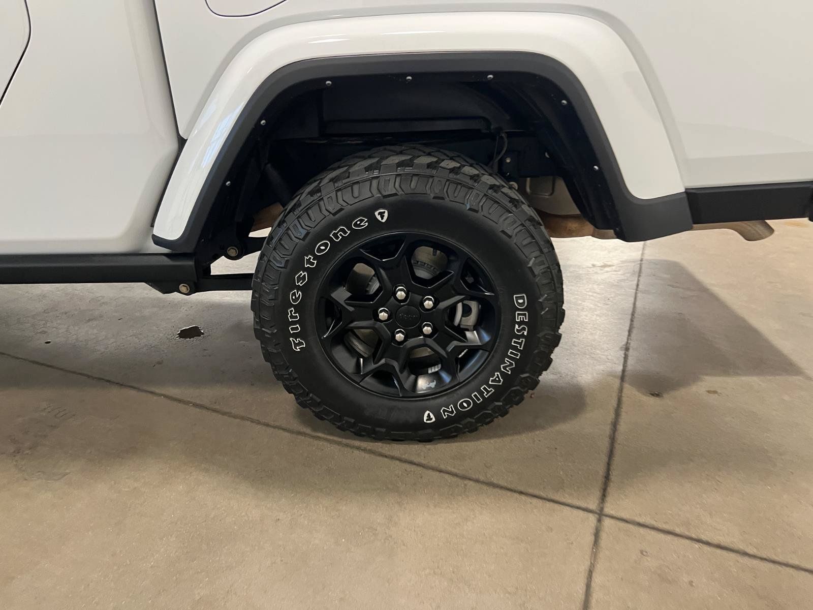 Used 2023 Jeep Gladiator Sport AWD/4WD image 38