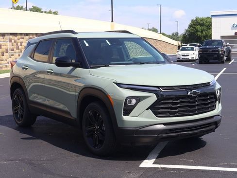 New 2026 Chevrolet TrailBlazer LT w/ Convenience Package FWD image 10