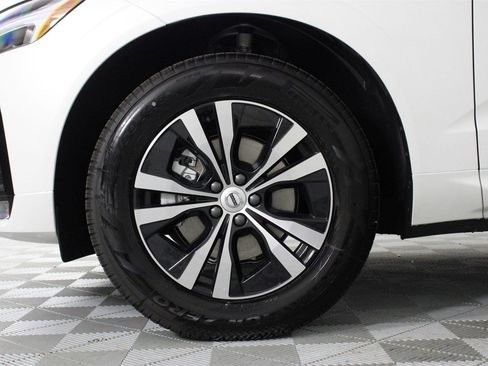 New 2025 Volvo XC60 B5 Core w/ Climate Package image 13
