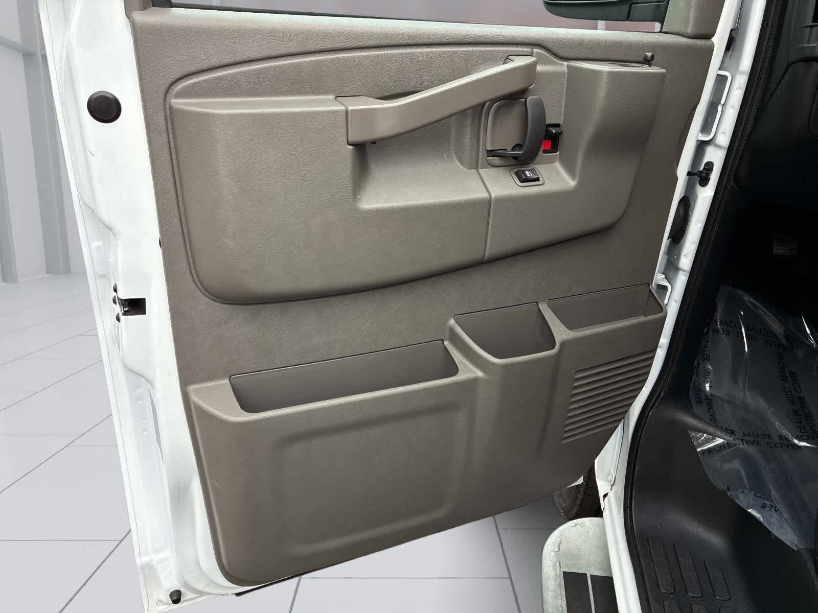 Used 2025 GMC Savana 2500 w/ Driver Convenience Package RWD image 26