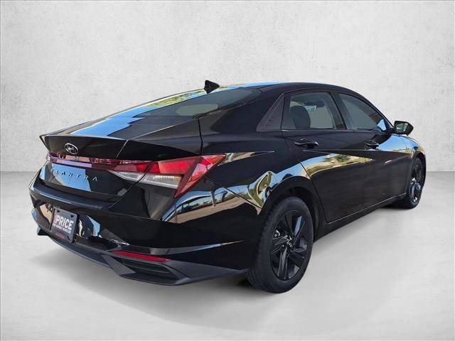 Used 2022 Hyundai Elantra SEL FWD image 5