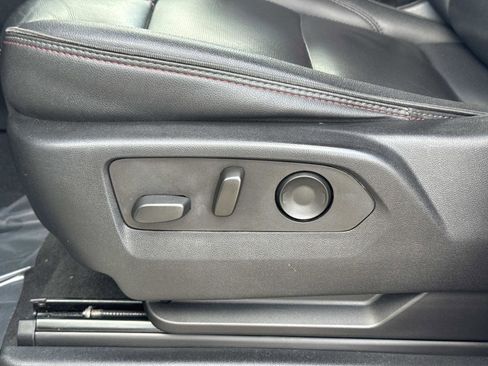 Used 2022 Chevrolet Suburban RST w/ Luxury Package image 22