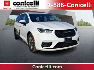Used 2023 Chrysler Pacifica Touring-L FWD video 1