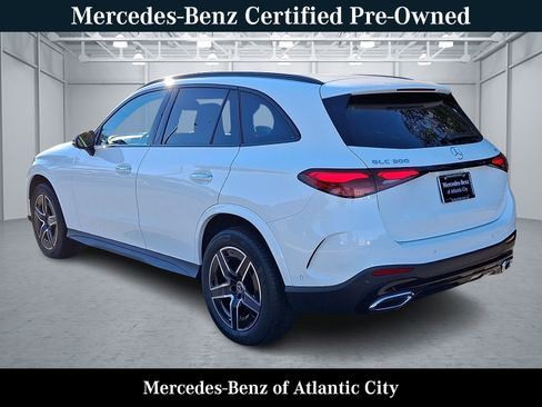 Certified 2025 Mercedes-Benz GLC 300 4MATIC image 4