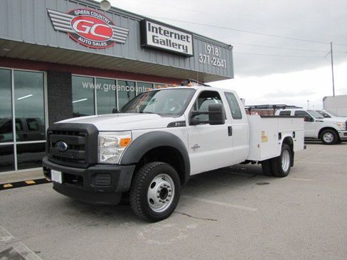 Used 2013 Ford F550 4x4 SuperCab Super Duty w/ Payload Upgrade Pkg image 2
