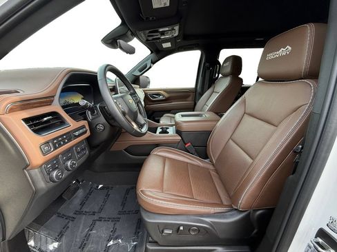 Used 2024 Chevrolet Tahoe High Country AWD/4WD image 9