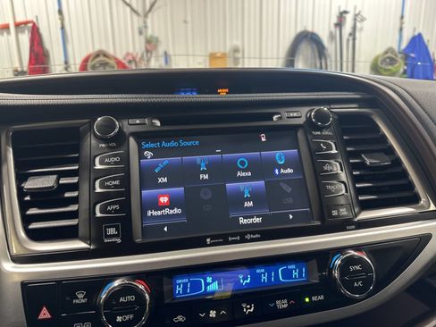 Used 2019 Toyota Highlander Limited w/ Protection Package #3 AWD/4WD image 56