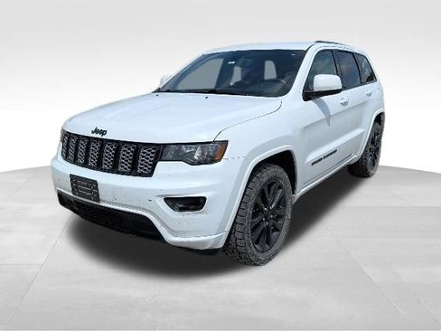Used 2019 Jeep Grand Cherokee Altitude AWD/4WD image 7