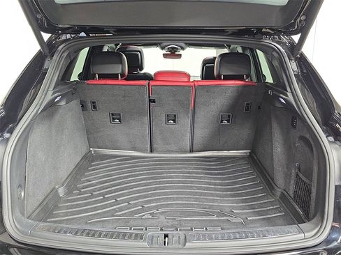 Used 2023 Porsche Macan S image 31