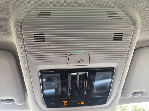Used 2026 Volkswagen Tiguan SE AWD/4WD image 18