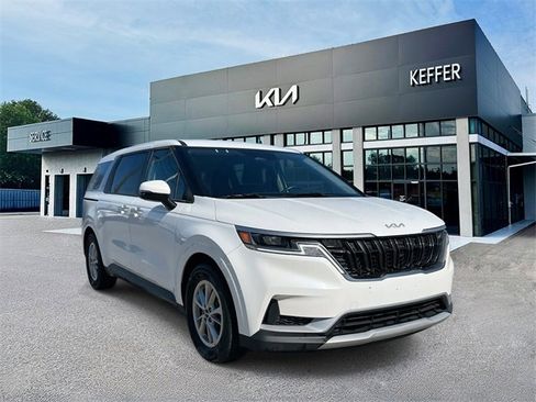 Certified 2024 Kia Carnival LX image 2