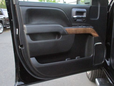 Used 2015 Chevrolet Silverado 2500 LTZ w/ Custom Sport Edition image 27