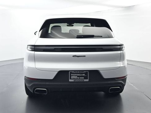 Certified 2024 Porsche Cayenne AWD/4WD image 12