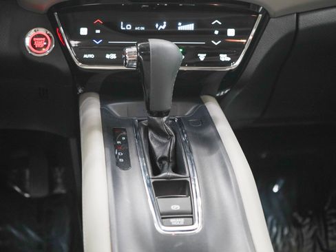 Used 2019 Honda HR-V Touring image 18