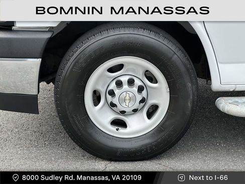 Used 2023 Chevrolet Express 2500 w/ Driver Convenience Package image 7