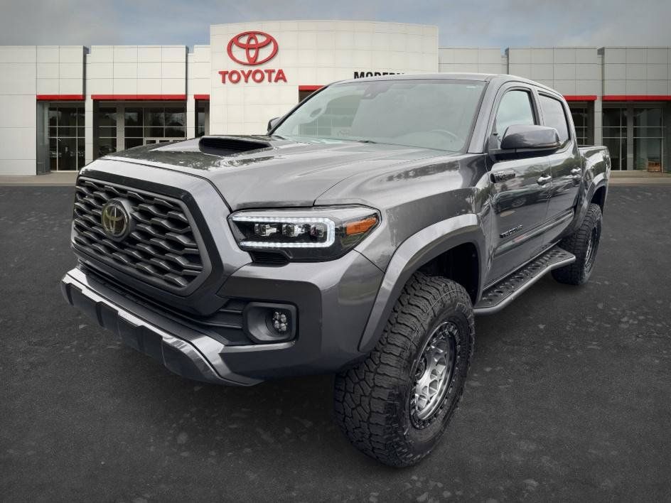 Certified 2020 Toyota Tacoma TRD Sport AWD/4WD image 3