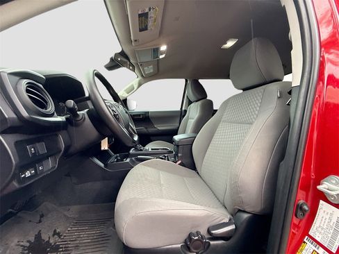Used 2022 Toyota Tacoma SR image 21