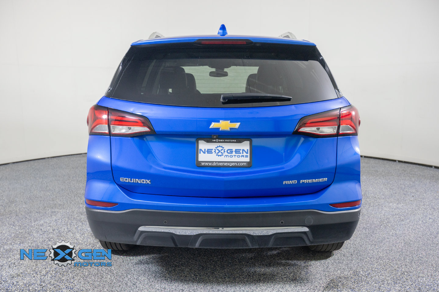 Used 2024 Chevrolet Equinox Premier AWD/4WD image 7