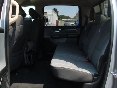 Used 2019 RAM 1500 Big Horn AWD/4WD image 11