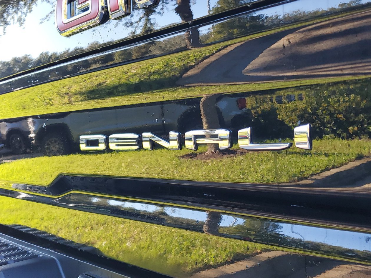Used 2024 GMC Sierra 2500 Denali w/ Technology Package AWD/4WD image 8