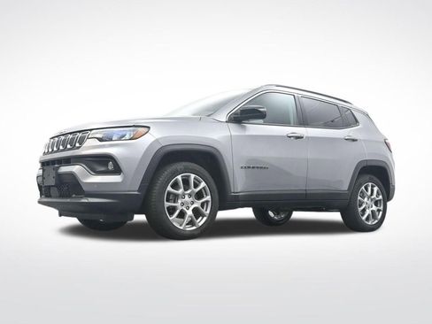 Used 2022 Jeep Compass Latitude image 29
