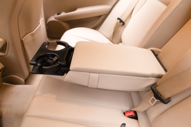 Used 2011 Mercedes-Benz C 300 4MATIC Sedan image 99