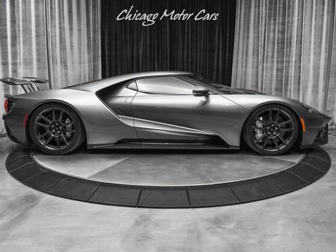 Used 2019 Ford GT RWD image 42