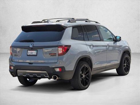 Used 2023 Honda Passport TrailSport image 5