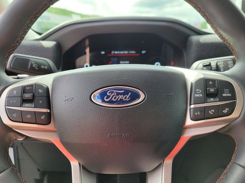 Used 2025 Ford Explorer Active image 24