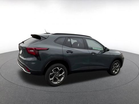 Used 2025 Chevrolet Trax LT image 15